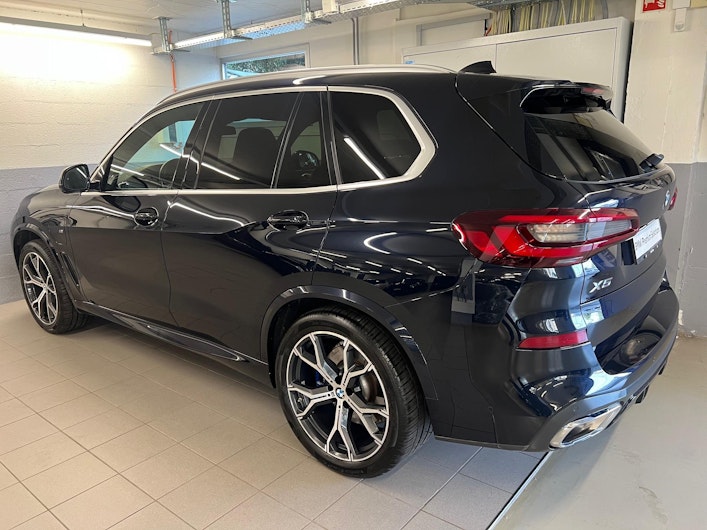 Vehicle image BMW X5