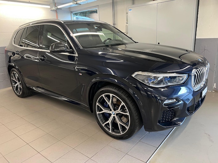 Vehicle image BMW X5