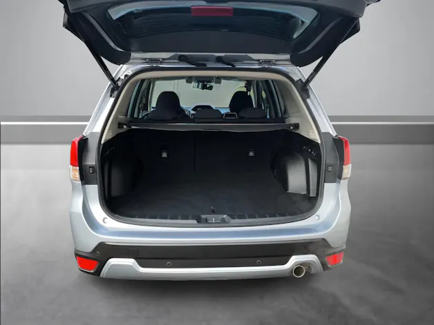 Subaru Forester Station 2.0i e-Boxer Swiss Plus