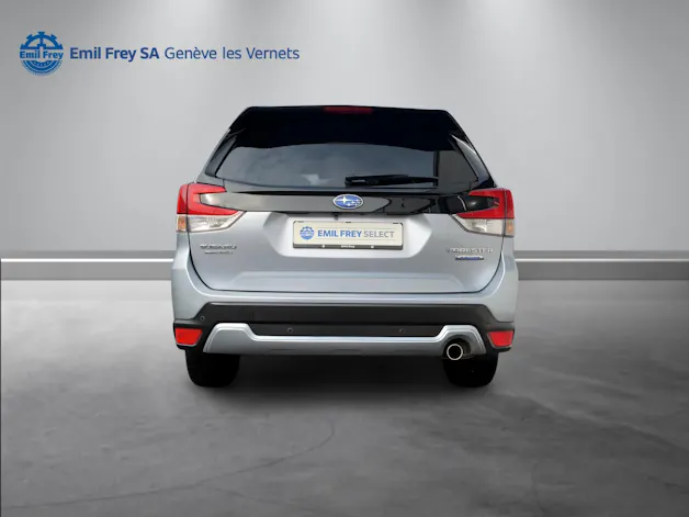 Subaru Forester Station 2.0i e-Boxer Swiss Plus