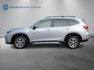Subaru Forester Station 2.0i e-Boxer Swiss Plus