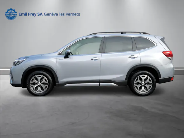 Subaru Forester Station 2.0i e-Boxer Swiss Plus