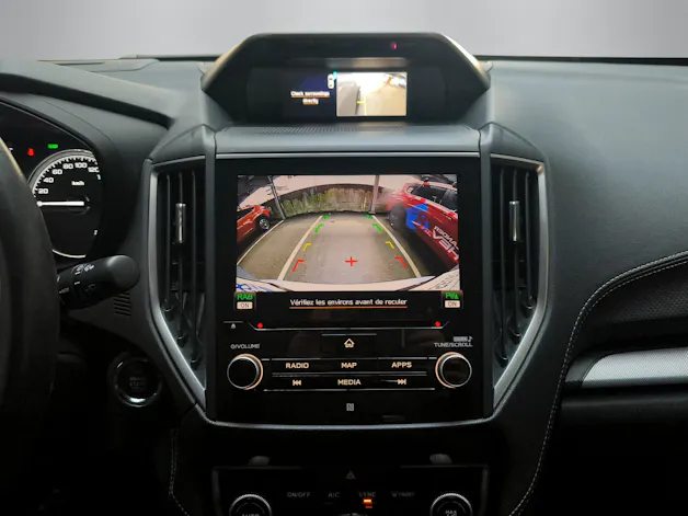 Subaru Forester Station 2.0i e-Boxer Swiss Plus