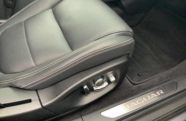 Vehicle image 13 Vehicle image 13