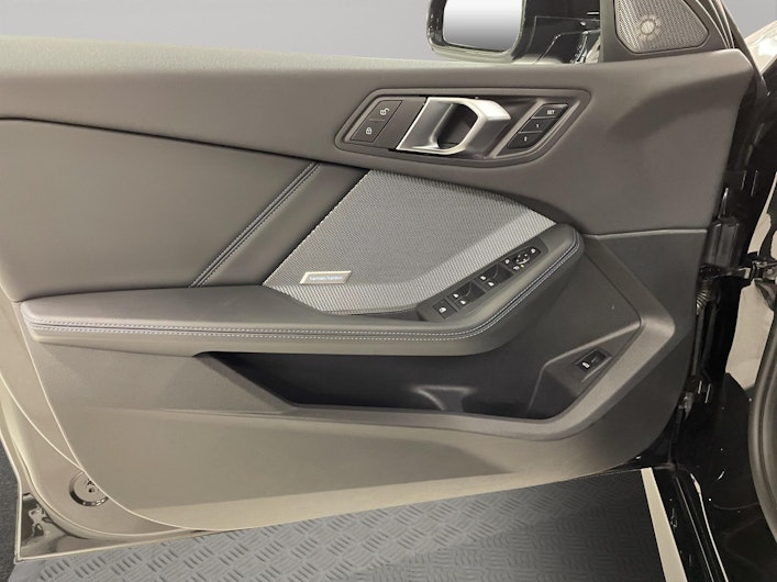 Vehicle image BMW 1 SERIES