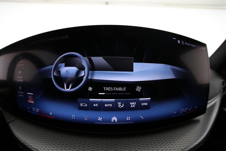 Vehicle image BMW 3 SERIES