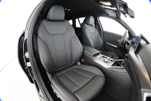 Vehicle image BMW 330d xDrive Touring