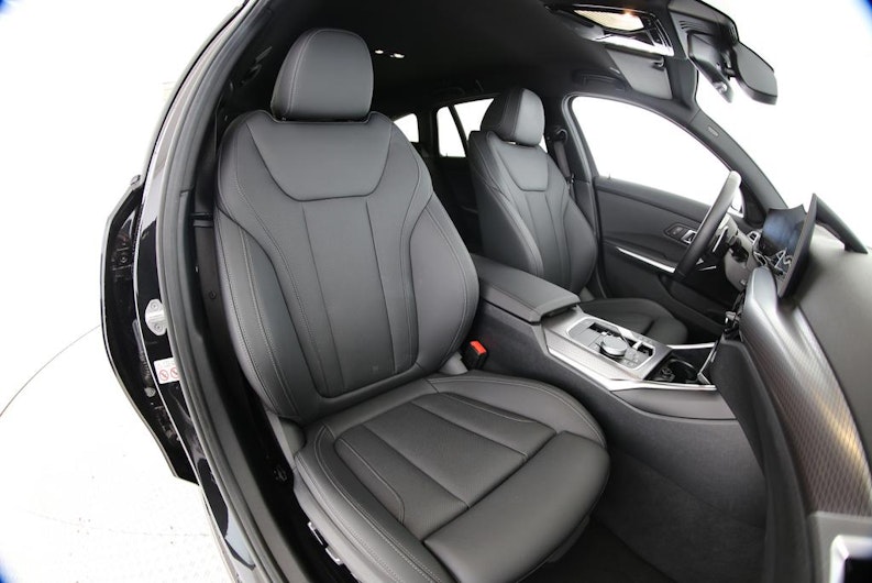 Vehicle image BMW 3 SERIES