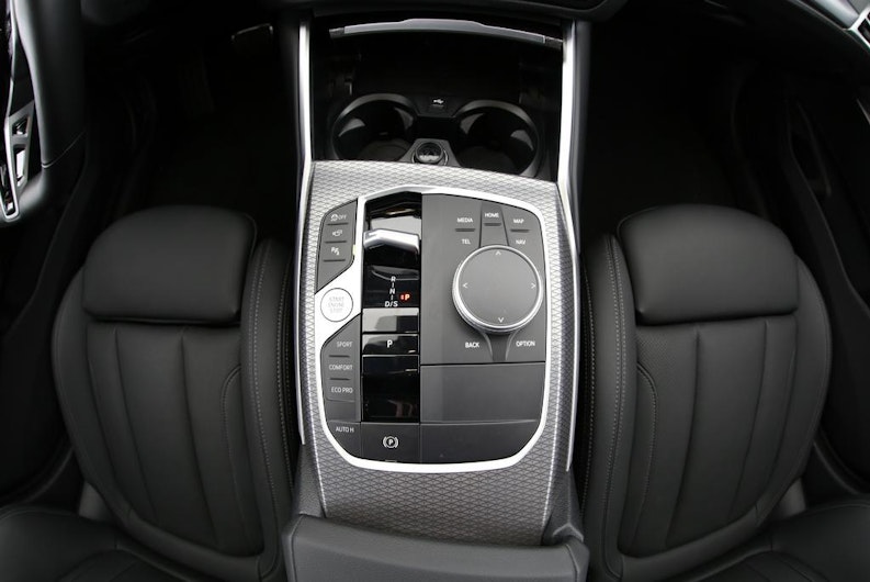 Vehicle image BMW 3 SERIES