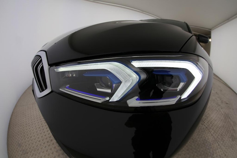 Vehicle image BMW 3 SERIES