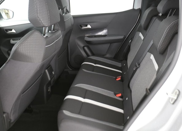 Vehicle image 6 Vehicle image 6