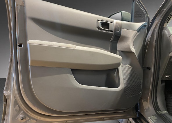 Vehicle image 11 Vehicle image 11