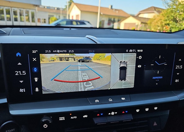 Vehicle image 23 Vehicle image 23