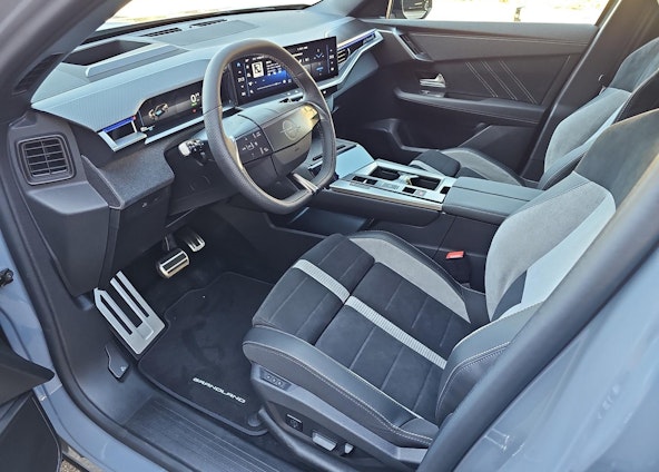 Vehicle image 15 Vehicle image 15