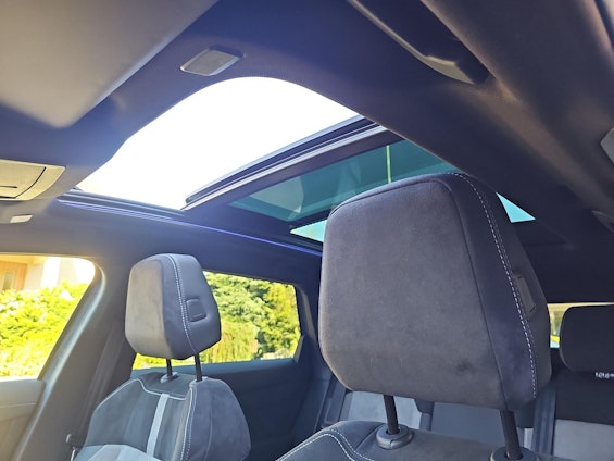 Vehicle image 17 Vehicle image 17