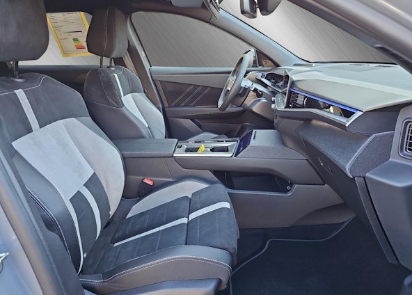 Vehicle image 14 Vehicle image 14