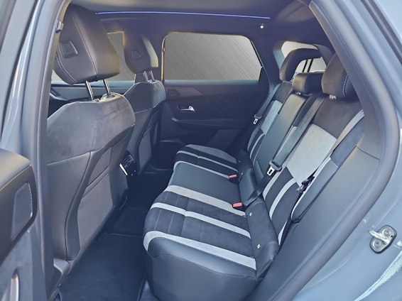 Vehicle image 9 Vehicle image 9