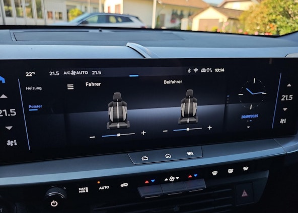 Vehicle image 27 Vehicle image 27