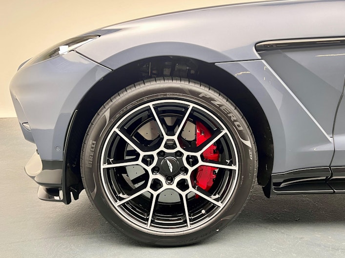 Vehicle image ASTON MARTIN DBX