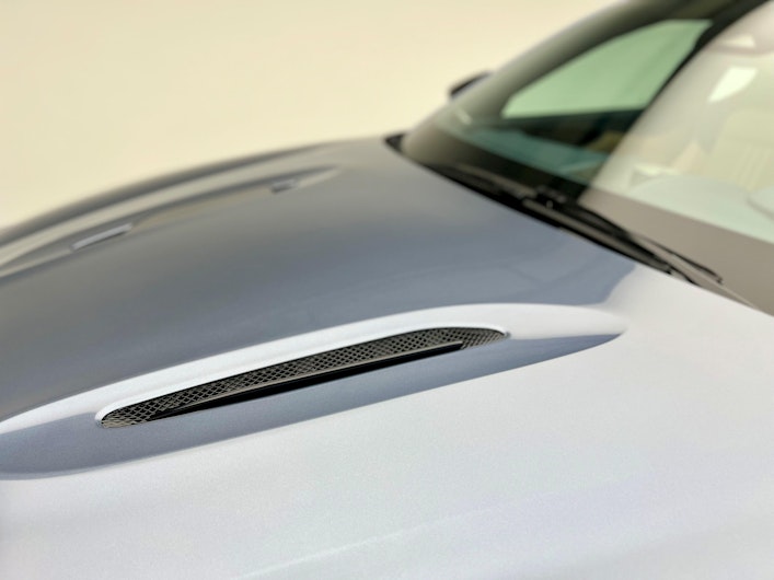 Vehicle image ASTON MARTIN DBX