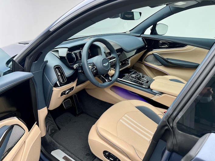 Vehicle image ASTON MARTIN DBX