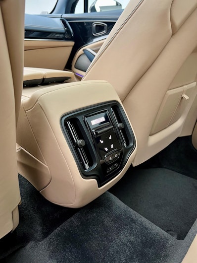 Vehicle image ASTON MARTIN DBX