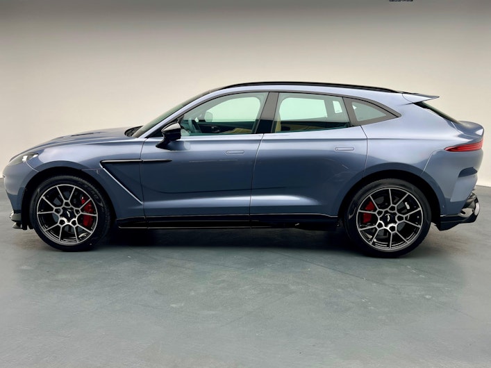 Vehicle image ASTON MARTIN DBX