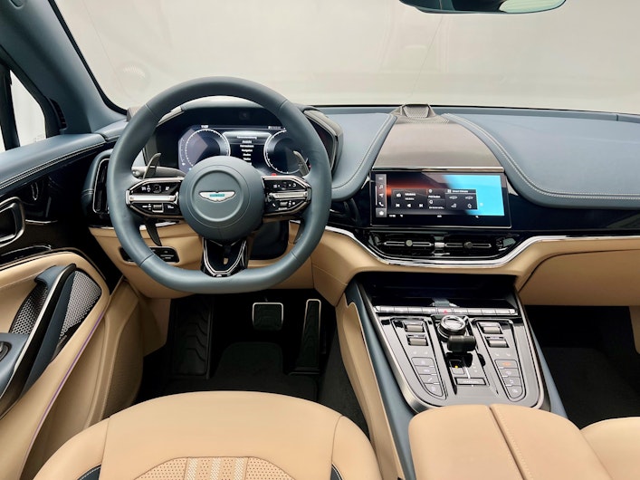 Vehicle image ASTON MARTIN DBX