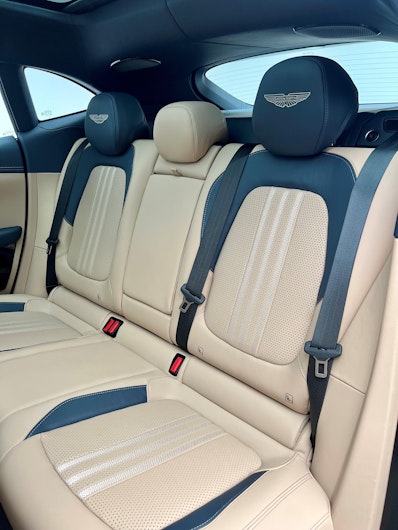 Vehicle image ASTON MARTIN DBX