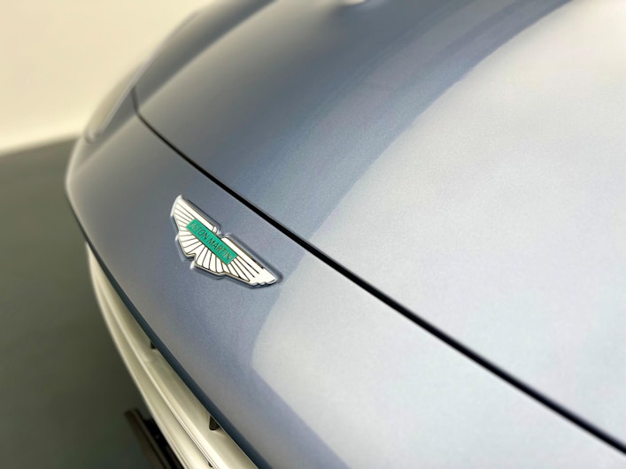 Vehicle image ASTON MARTIN DBX