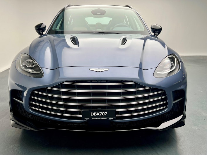 Vehicle image ASTON MARTIN DBX