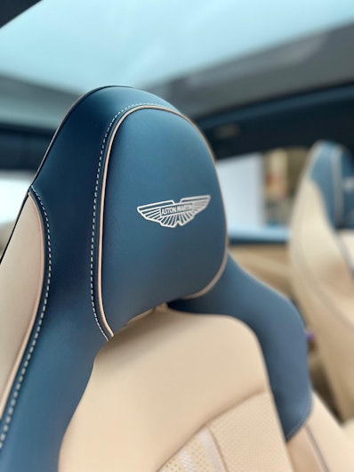 Vehicle image ASTON MARTIN DBX