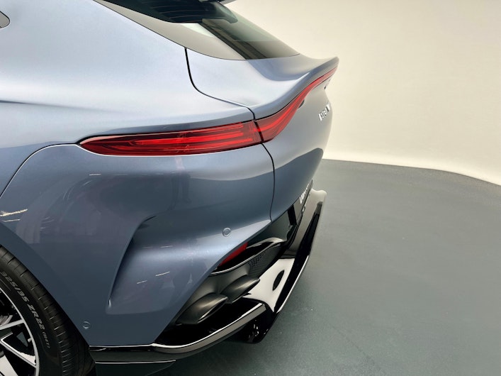 Vehicle image ASTON MARTIN DBX