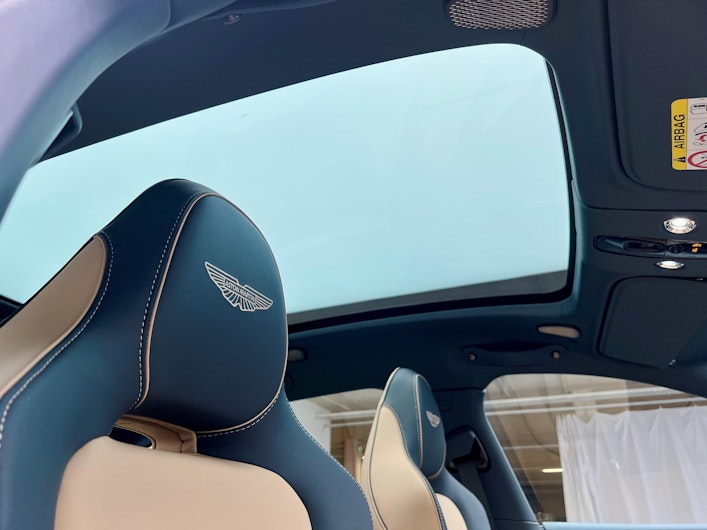 Vehicle image ASTON MARTIN DBX