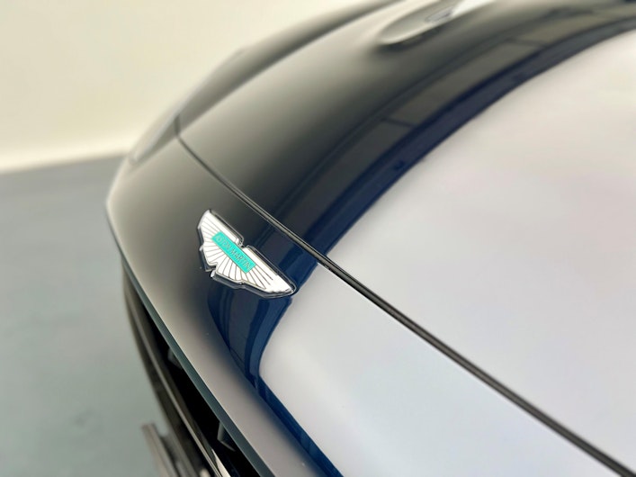 Vehicle image ASTON MARTIN DBX