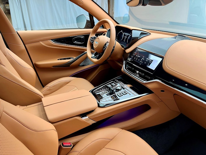 Vehicle image ASTON MARTIN DBX