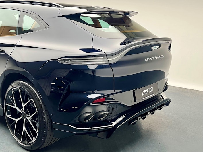 Vehicle image ASTON MARTIN DBX