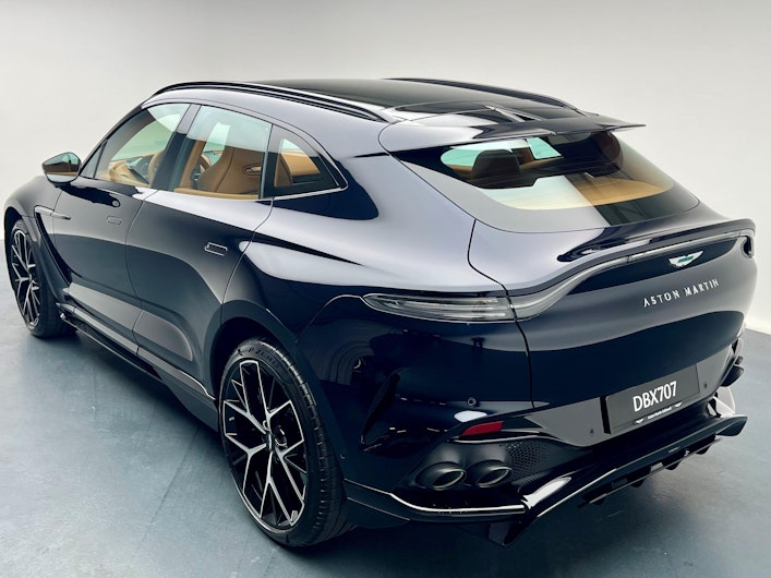 Vehicle image ASTON MARTIN DBX