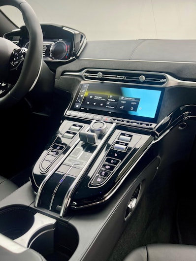 Vehicle image ASTON MARTIN V12 Vantage