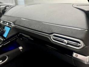 https://vehicle.imgix.net/4019310/6b0ff310-ca7d-47ab-b152-397405820b8d.jpg
