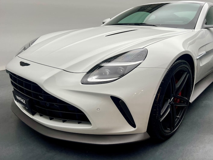 Vehicle image ASTON MARTIN V12 Vantage