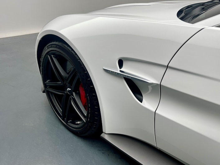 Vehicle image ASTON MARTIN V12 Vantage