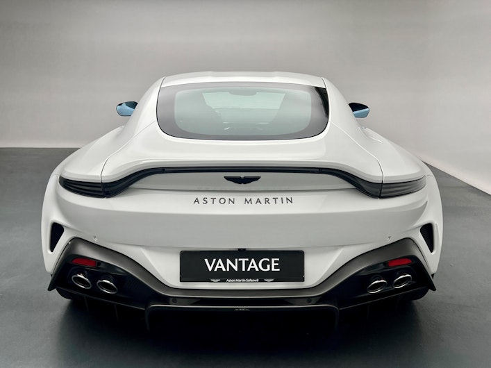 Vehicle image ASTON MARTIN V12 Vantage