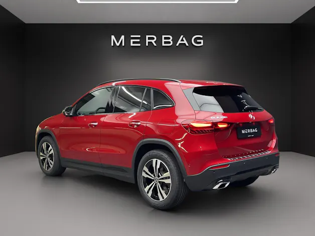 Mercedes-Benz GLA 200 7G-DCT Night Star