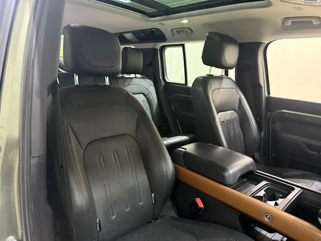 Land Rover Defender 110 P400 I6 HSE 3.0 AT8