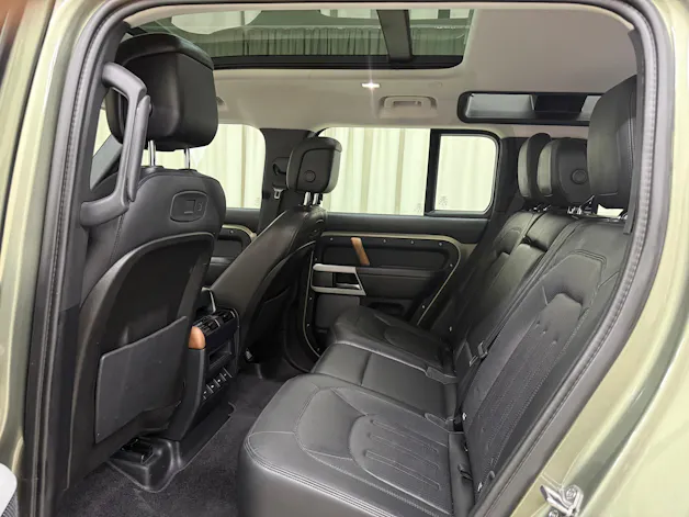 Land Rover Defender 110 P400 I6 HSE 3.0 AT8