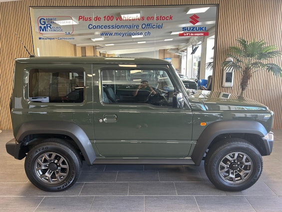 First vehicle image