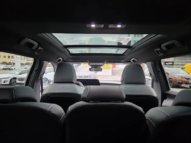 Peugeot 5008 e-Launch Edition AWD