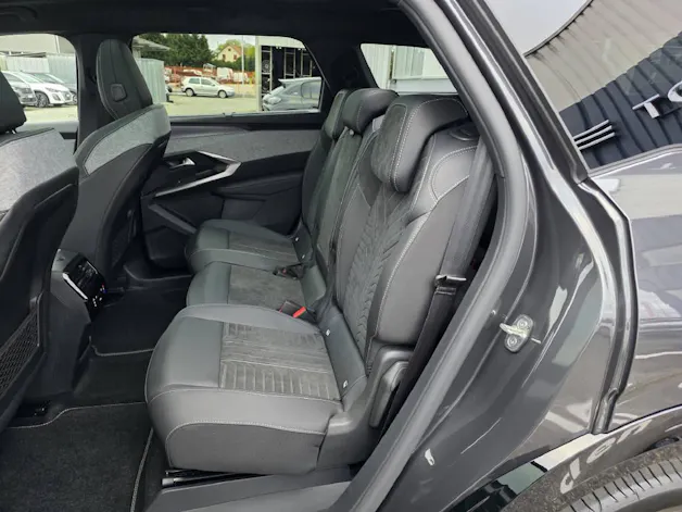 Peugeot 5008 e-Launch Edition AWD