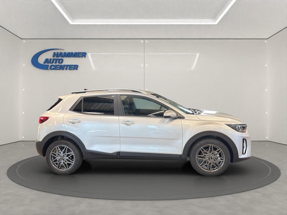 Vehicle image 4 Vehicle image 4